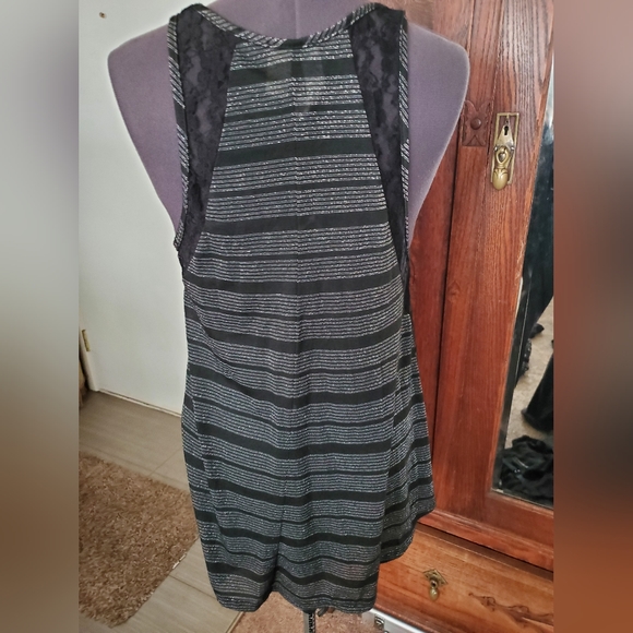 5 Summer Sleeveless Shirts Bundle Size Small - Picture 9 of 11